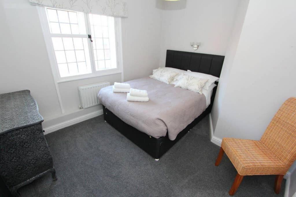 Top Floor Character Apartment In The Heart Of The City Centre Chester Extérieur photo